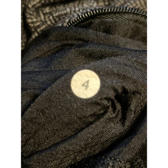 Lululemon Think Fast Pullover Active Top Heathered Herringbone Gray Black Size 4 - Picture 13 of 13